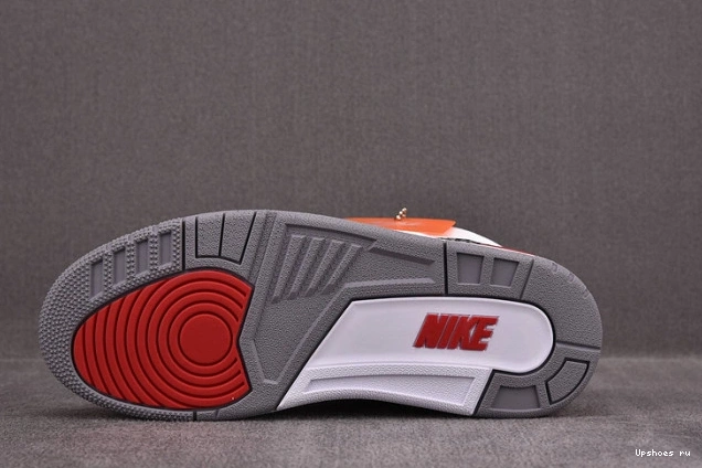 Jordan (2022) 3 Retro Red Fire DN3707-160 0912